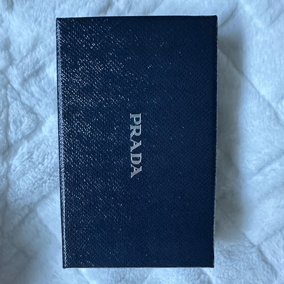 Authentic prada iphone 8 phone case - Picture 4 of 4